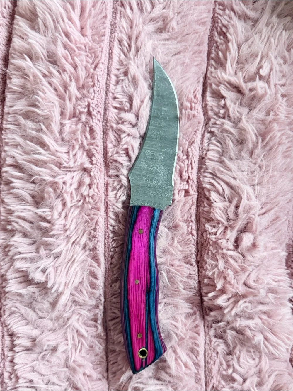 Damascus steel skinner